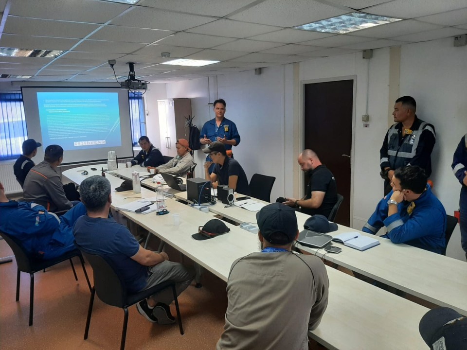 Recruiting Talent for the Oil and Gas Industry: Proven Strategies to Attract and Retain Top Engineers and Specialists 4 Tuyển Dụng Nhân Tài Cho Ngành Dầu Khí: Bí Quyết Thu Hút Và Giữ Chân Kỹ Sư Và Chuyên Gia Hàng đầu